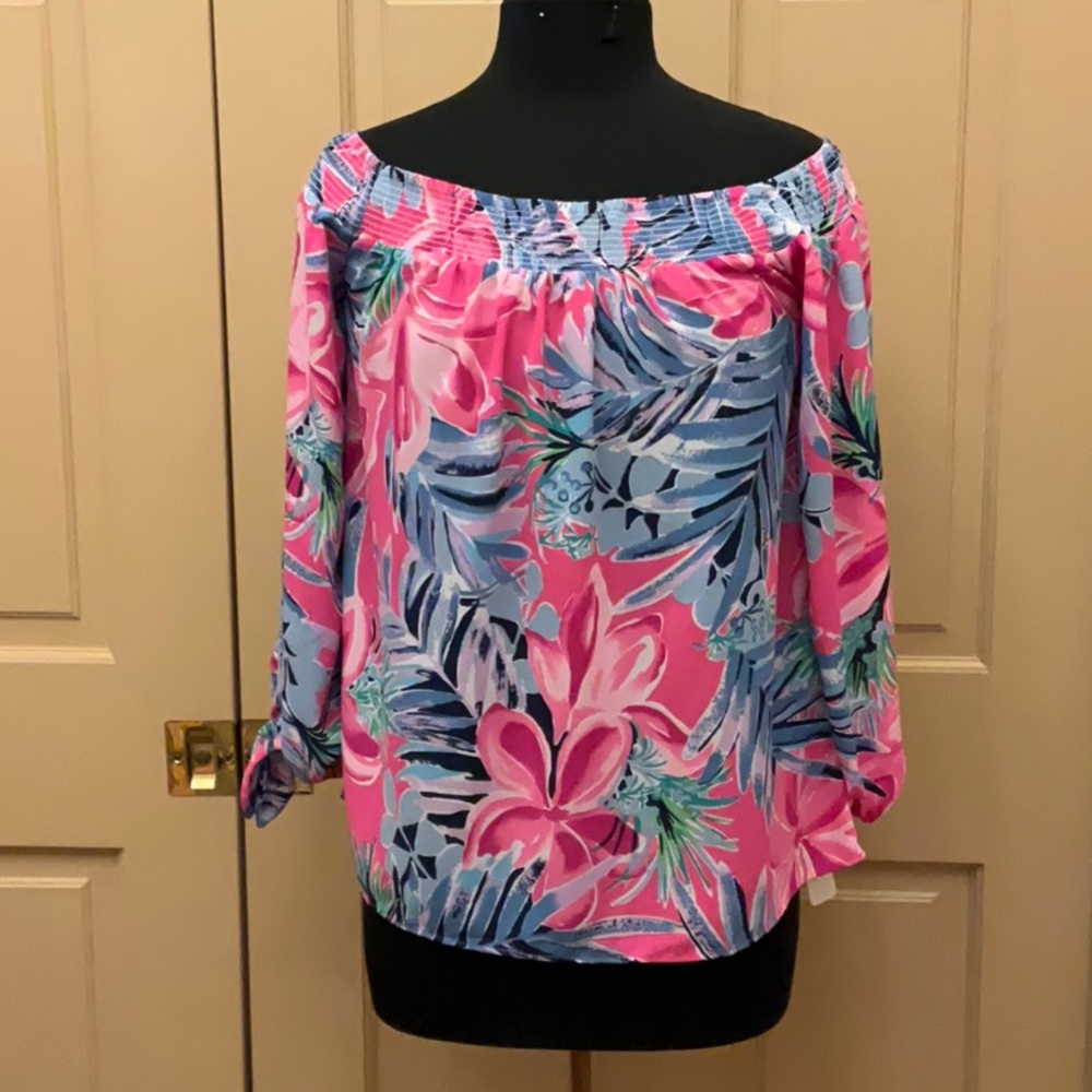 Lily Pulitzer Off-shoulder blouse EUC